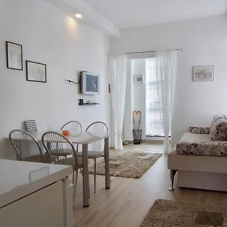 Elma Appartement *